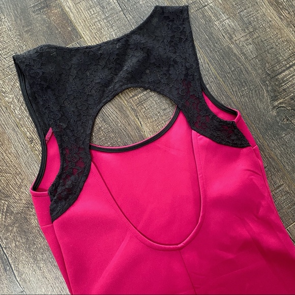 Forever 21 Red Bodycon Mini Dress Open Lace Back Keyhole Size Small Scoop Neck - Picture 5 of 6